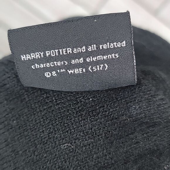 Harry Potter Hufflpuff beanie One Size - Picture 6 of 7